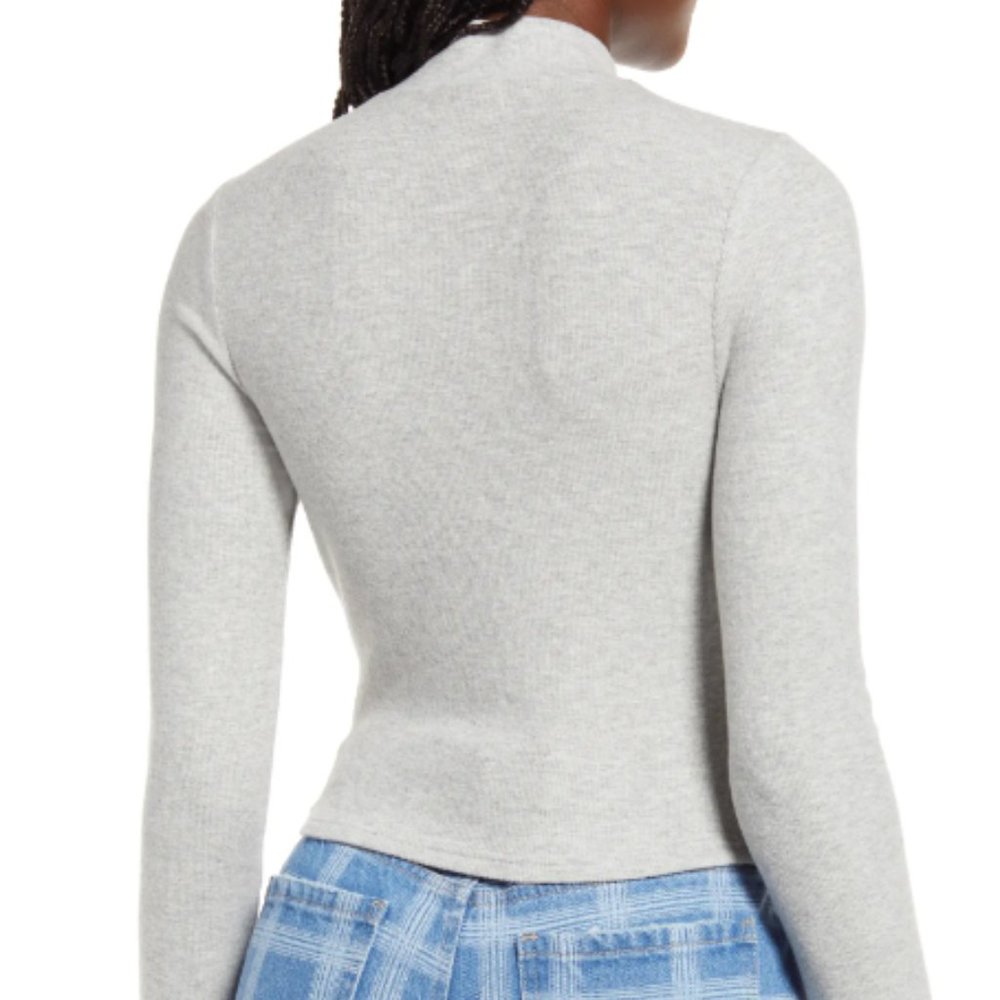 BP Easy Rib Mock Neck Cropped Top - Picture 2 of 4